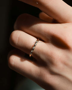 Dainty 14K Gold Moissanite Diamond Delicate Half Eternity Ring Thin Stacking Ring avec Round Cut Stones Minimalist Band for Her - Product Image 3