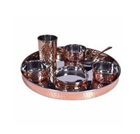 Ensemble de thali en acier inoxydable au design moderne, écologique, avec logo personnalisé, incrustation dorée, forme ronde, vaisselle pour usage hôtelier