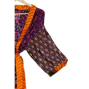 เสื้อแจ็กเก็ตใส่นอนชุดคลุมอาบน้ำชุดคลุมยาวแบบกิโมโนแนววินเทจแบบอินเดียเสื้อคลุมส่าหรีผ้าไหมแบบนำกลับมาใช้ใหม่ชุดเดรสสายรัดสปาเก็ตตี้ - Product Image 5