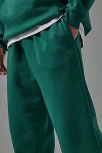 กางเกงสเวตแพนท์ทรงลำลองเอวกลางผ้าซักแบบพิเศษน้ำหนักเบาคุณภาพสูงสำหรับผู้ชาย มีกระเป๋าข้าง สีพื้น สไตล์สตรีทแวร์ - Product Image 2