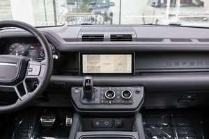 รถ SUV หรู ปี 2024 เครื่องยนต์ 4.1-6 ลิตร แบบดูดอากาศธรรมชาติ น้ำมันเบนซิน/แก๊สโซลีน เกียร์อัตโนมัติ พวงมาลัยซ้าย รุ่นแฟชั่น ภายในสีเข้ม หุ้มหนัง - Product Image 5