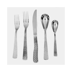 Couteau à steak en acier inoxydable massif martelé fourchette ensemble de service avec manche en brindille ensemble de couverts en argent 4 pièces écologique - Product Image 1