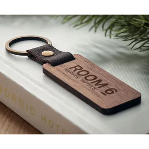 Porte-clés et mousquetons promotionnels en bois de noyer personnalisés NAWKEY pour le merchandising - Product Image 2