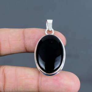 Colgante de Plata de Ley 925 elegante clásico con forma de amantes con piedra preciosa de ónix negro para regalo de aniversario Unisex - Product Image 2