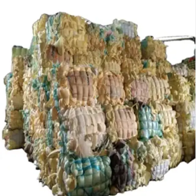 リサイクルプラスチック家具フォームスポンジスクラップ廃棄物ゼロスポンジPUフォームスクラップインベールは10% の肌と色をミックスします