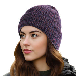 Bonnet de qualité supérieure pour hommes et femmes avec un design classique en tricot côtelé, bonnet léger et doux avec un tissu extensible et chaud - Product Image 2