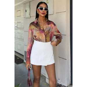 เสื้อเชิ้ตผ้าซาตินลายบาติกแบบลำลอง 3445 - Product Image 4