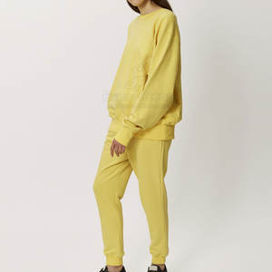 Traje de sudor informal con estilo, perfecto para ropa de calle y relajación, traje de sudor transpirable con ajuste relajado y tela suave al tacto - Product Image 1