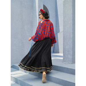 Ensemble veste bomber et jupe imprimées Leela - Ensemble décontracté en tissu tissé deux pièces - Product Image 3