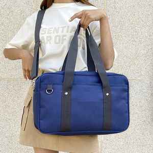 Sac de sport DENEZE SPORTS personnalisé avec logo et design, en polyester, avec poignées et bandoulière, capacité 30-40L, pour étudiants et usage sportif - Product Image 6