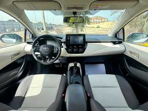 Toyota Sedán 2020, Auto de Pasajeros para Desplazamientos Urbanos - Product Image 4