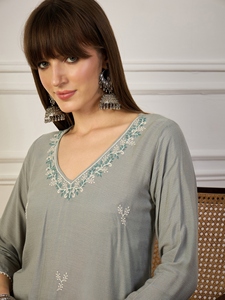 Most Selling Lightweight Daily Wear Short <b>Kurtis</b> with Daily Use Thread Embroidery Design Modern Tunic for Casual use For Export - Product Image 4