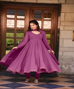 Glamour modeste: Abaya pour femmes robe musulmane Dubaï-infusez votre garde-robe avec des Abayas modestes et élégantes pour un mélange d'élégance - Product Image 1