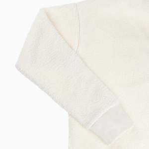 Sudadera con capucha Sherpa recortada para mujer de alta calidad-Sudadera de lana ultra suave y cálida-Perfecta para ropa de invierno con estilo - Product Image 3