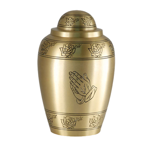 Urna Funeraria Estilo Americano con Manos en Oración, en Bronce Dorado, para Cenizas de Adultos, Duradera y de Calidad Confiable - Product Image 1