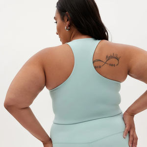 Soutien-gorge de sport grande taille pour femme avec logo frontal, respirant, en élasthanne/nylon, bretelles réglables et convertibles pour le yoga et la gym - Product Image 4