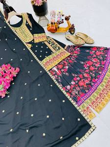 Trajes de seda pakistaníes de diseño único con bordado pesado y patrones elegantes que incluyen Dupatta Palazzo a juego a los mejores precios - Product Image 4