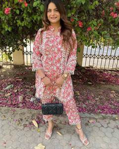 DESIGNER FÊTE WEAR LOURDE GEORGETTE IMPRESSION NUMÉRIQUE TOP-PENT - Product Image 2