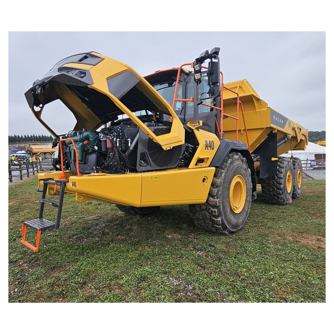 Ideal Articulated Hauler for mining roadwork and earthmoving with strong traction and load stability