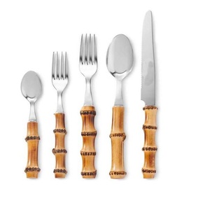 Juego de Cubiertos de Diseño Moderno de Tres Piezas, Acero Inoxidable con Mango Recubierto de Polvo, Precio de Mayoreo para Fiestas - Product Image 5