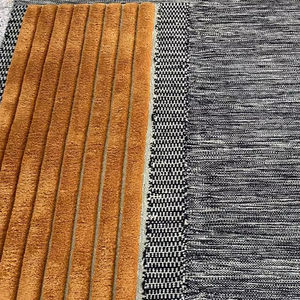 Alfombra de Lana y Algodón Tejida a Mano, Ecológica, Extra Gruesa, Antideslizante, Moderna, Abstracta, Texturizada, Gris, Negra, con Detalles en Mostaza - Product Image 5