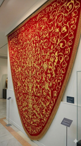 Tapiz de Pared Bordado en Rojo y Dorado Personalizado, Panel de Arte Textil Decorativo de Lujo, Servicio OEM, Unisex - Product Image 2