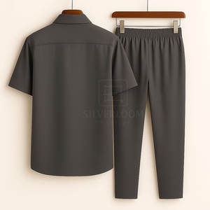 Ensemble deux pièces en coton pour hommes Chemise à manches courtes et pantalon à taille élastique | Vêtements décontractés respirants | Conception personnalisée OEM - Product Image 2
