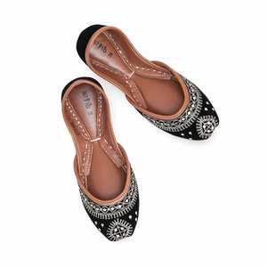 Mocassins fantaisie noirs Khusa - Product Image 1