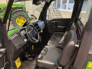 ซื้อรถอเนกประสงค์มือสอง John Deere Gator XUV 865M เครื่องยนต์ดีเซล สมรรถนะแข็งแกร่ง สภาพดี เหมาะสำหรับงานฟาร์มและการขนส่ง - Product Image 2