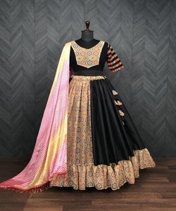 Dernière tenue de fête pour femmes indiennes Lahenga Ladies Wear Wedding Wear Broderie Stone Work Choli Blouse Dupatta Lahnega ApparelGarment - Product Image 1