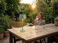 Lampe de table d'extérieur sans fil à énergie solaire en gros, 3 niveaux de luminosité tactiles, 3000K, en métal et plastique, rechargeable
