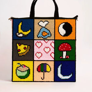 Bolso de Mano Informal Hecho a Mano con Cuentas de Vidrio Multicolores de MS Handicraft, Bolso Baguette de Forma Personalizada Hecho a Mano en India, Certificado - Product Image 1