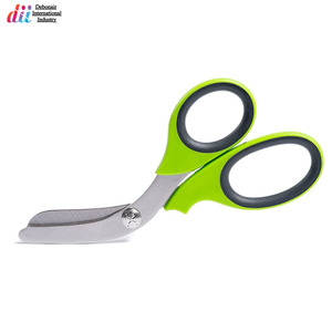 Ciseaux de traumatologie EMT en acier de haute qualité, durables, avec impression de logo personnalisée, réutilisables, certifiés CE, garantie 1 an par Debonairii - Product Image 3