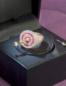 Bague en moissanite sertie de diamants de luxe |   Bijoux Hip Hop avec design de cible de tir |   Bague en argent 925 personnalisée - Product Image 1