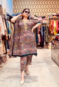 Conjunto de pantalón Kaftan Kurti con estampado de Paisley elegante, Ropa Étnica relajada para reuniones informales o uso para retiros de vacaciones - Product Image 5