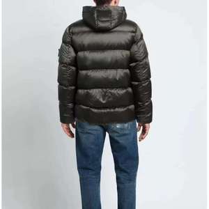 Veste pour homme Légère Veste matelassée sur mesure Manches longues Meilleure vente Veste matelassée d'hiver 2025 Prix raisonnable - Product Image 3