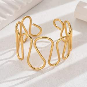 Durable Design Metal <b>Bracelet</b> Built Strong Lasting And Comfortable Perfect For Frequent Daily Use And Fashion Accessory - Product Image 3