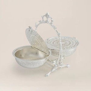 Bạc mạ vòng Biscuit hộp với hoa khắc kim loại cổ <span class=keywords><strong>Cookie</strong></span> Chủ đồ ăn nhẹ container cho trang trí nội thất - Product Image 2