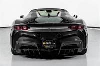 Ferrari SF90 Spider d'occasion en excellent état, automatique, turbo, transmission intégrale, 2 portes, cabriolet, intérieur cuir clair, conduite à gauche, jantes R18, à vendre
