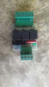 Module de relais électrique entièrement automatique 220V avec borniers verts et voyant lumineux, portable pour applications basse tension - Product Image 3