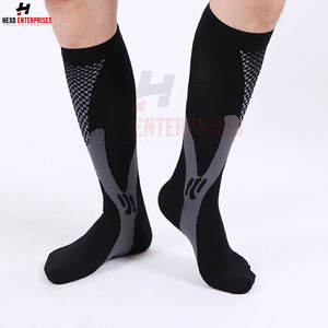 Pakistan Factory Direct Chaussettes longues 100% coton pour hommes Chaussettes d'été confortables avec logo Prix de gros pas cher Offre Spéciale - Product Image 3