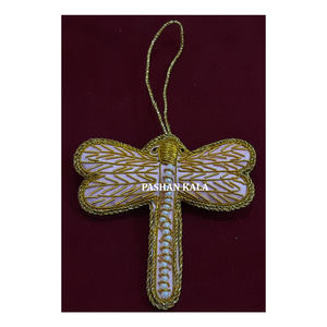 Design décoratif nouvellement moderne de travail de broderie Zari sur des ornements d'artisanat de forme personnalisée pour la décoration d'arbre de Noël - Product Image 1