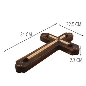 Vente en gros décoration personnalisée église religieuse Jésus église chrétienne base artisanale rustique croix en bois sur pied - Product Image 3