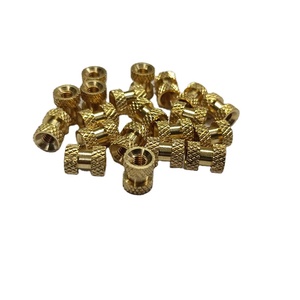 Longueur personnalisée de 5mm à 20mm Attaches Écrou fendu en laiton naturel M4 X 8X10 MM Insert en laiton avec taille de filetage M6 X 1.0 Pitch - Product Image 1