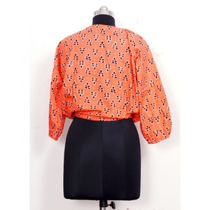 Blouse d'été indienne à imprimé en bloc, pur coton, style bohème, motif floral doux, écologique, respirante, tendance, moderne, naturel - Product Image 2