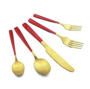 ชุดเครื่องใช้บนโต๊ะอาหารเครื่องทองเหลืองโบราณพร้อมด้ามจับเคลือบสีแดงแบบหรูหราดีไซน์ใหม่ - Product Image 5