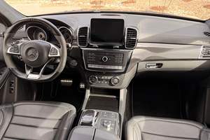 Mercedes-AMG GLS 63 2019 Usado, Motor V8 Biturbo, Tracción en las Cuatro Ruedas, Color Azul Lunar Metalizado, Procedente del Oeste, Mayormente sin Modificaciones - Product Image 4