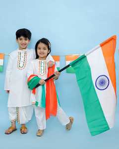 Kurta Pajama para Niñas con Tiranga Dupatta, Encaje Gota, Botones, Tela de Algodón Cambric, Vestido Étnico para el Día de la Independencia - Product Image 2