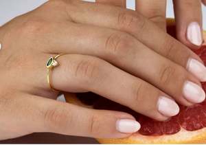 Bague en or émeraude de haute qualité avec placage argent et perle d'eau douce pour femmes Prix pour les occasions de mariage et de fête - Product Image 4