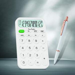 Stylo à bille fin 0,7 mm promotionnel Pierre Cardin White Stallion, ensemble de stylos à bille premium et calculatrice à grand écran 12 chiffres - Product Image 6